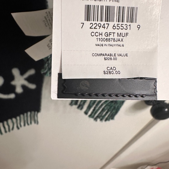 Coach Graffiti New York Scarf |Wool and Cashmere| NWT - Picture 4 of 7